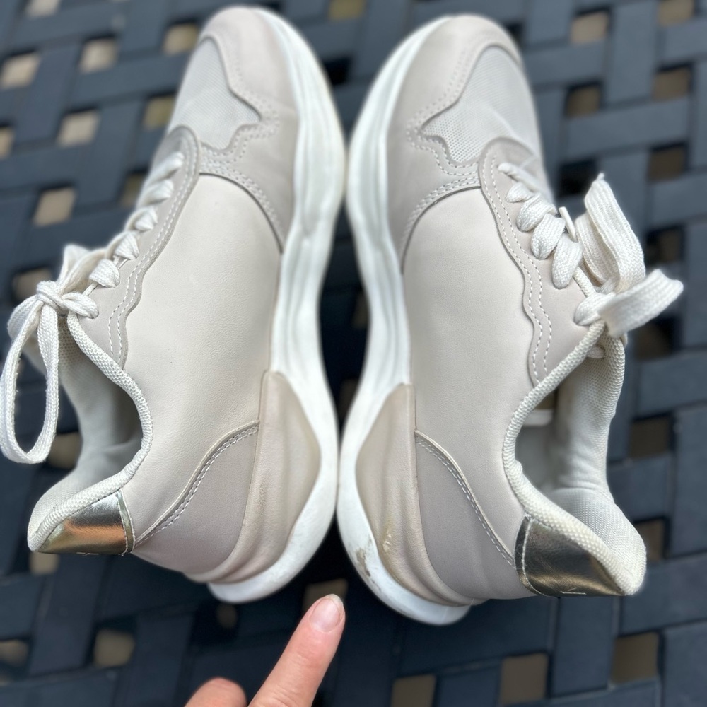 Vintage Havanna Run Women’s Cream and Gold Star Sneakers - Picture 8 of 13